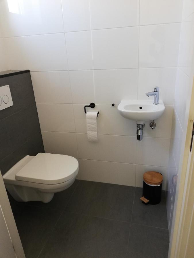 Hooivak Appartement Hollum  Buitenkant foto